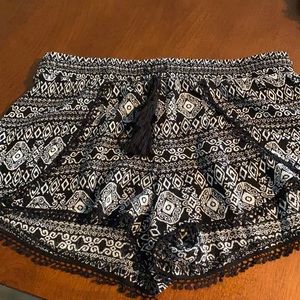 Black and white print shorts